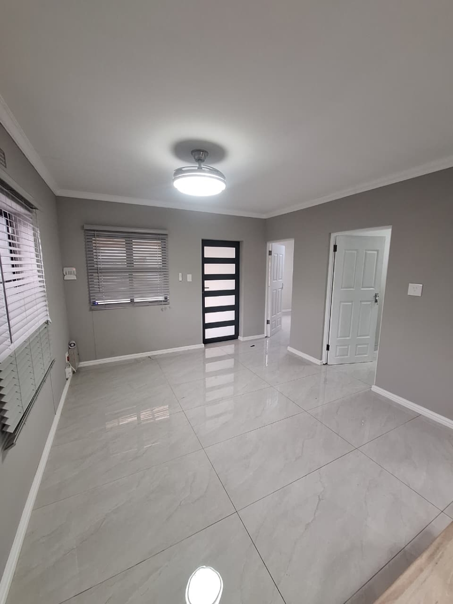 2 Bedroom Property for Sale in Southfield Western Cape